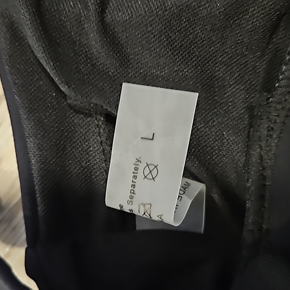 Black bikini top. sz L - Picture 3 of 4